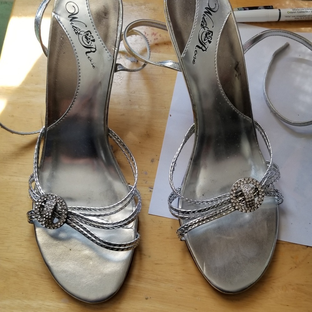 Silver strappy heel size 10
